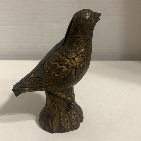 Vintage Cast Iron Bird on Stump Bank - Picture 5 of 6